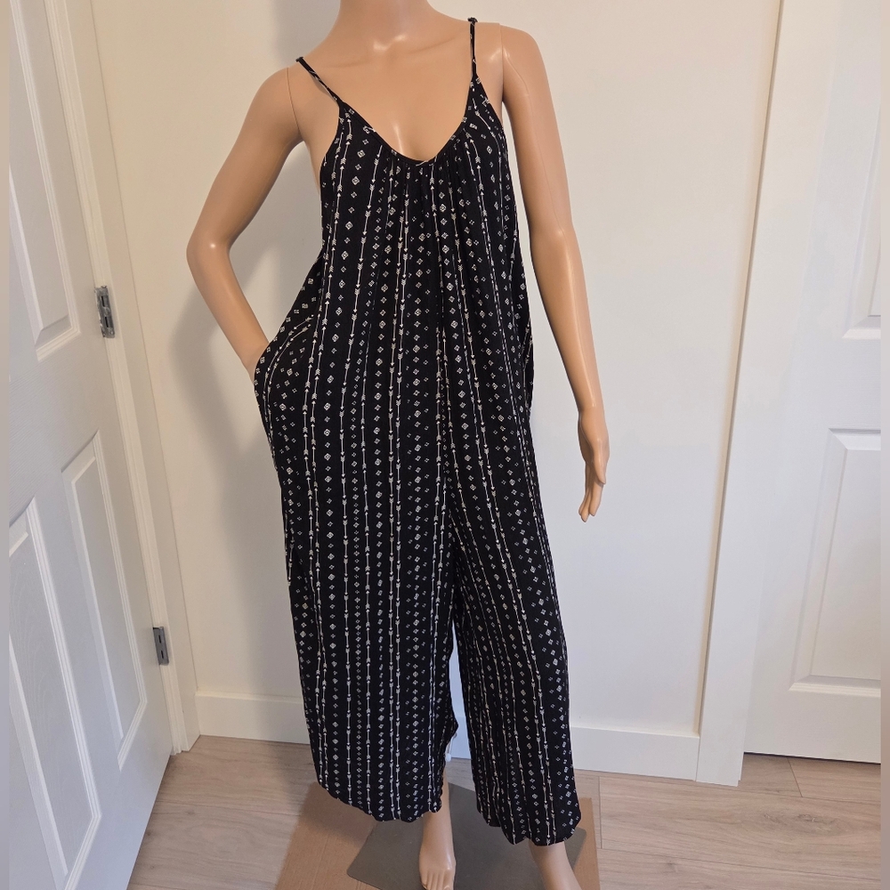 Hem & Thread Black & White Arrow Print Rayon Jumper NEW